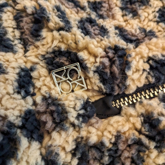 Calvin Klein Leopard Print Sherpa Faux Shearling Zip Vest Women’s Small - Picture 5 of 11